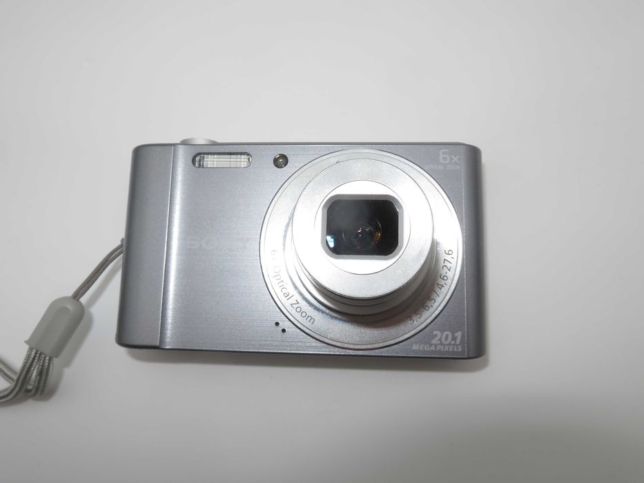 Sony Cyber-shot DSC W810 ултра компактен цифров фотоапарат, дигитална камера 20 MP, в отлично състояние, пълен комплект, работи перфектно
