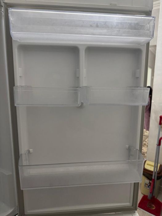 Продаеться холодильник