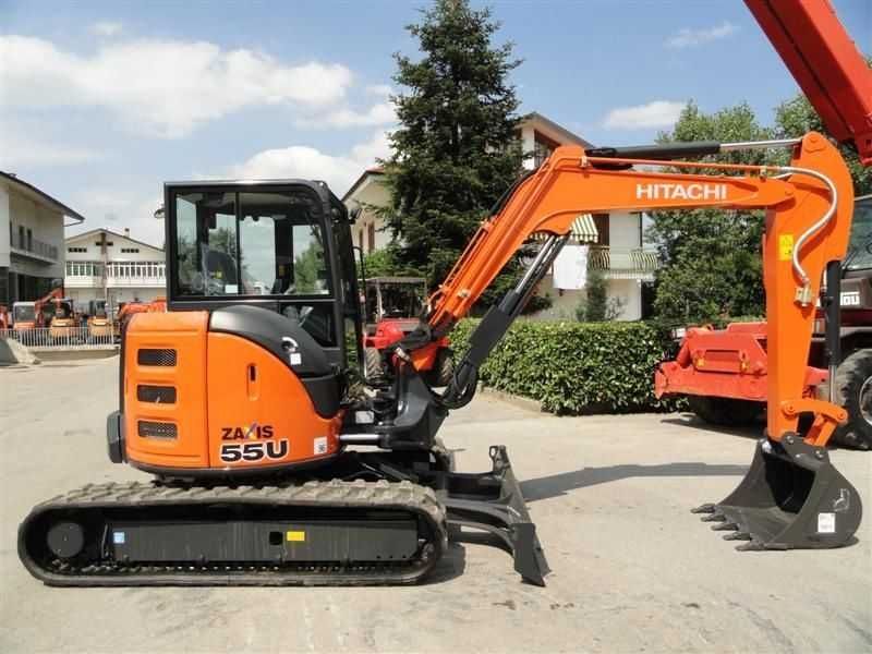Inchiriere excavatoare senilate 6-10TO HITACHI