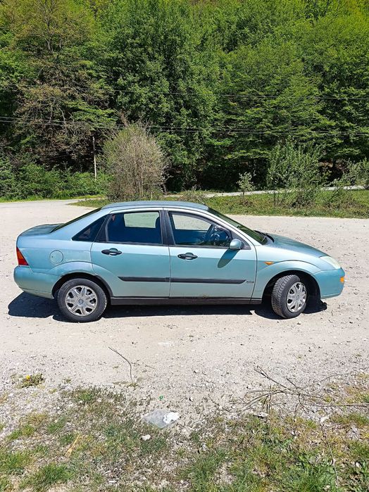 Vand Ford Focus berlina