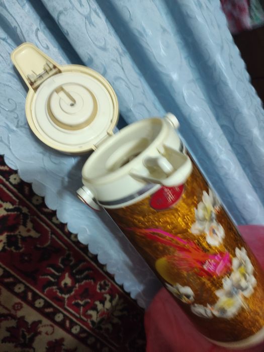 Продаю Термос 3л с помпой