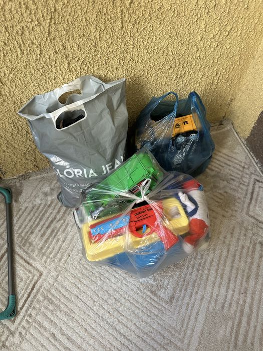Продам большой пакет игрушек