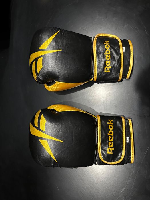 Боксерские перчатки