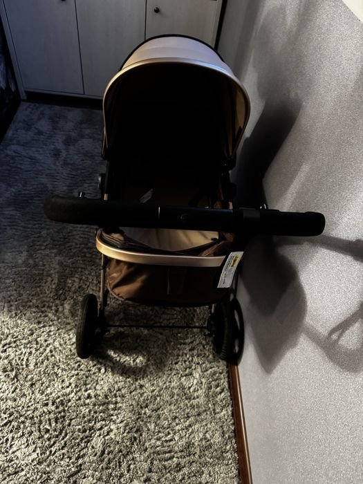 Коляска для младенца