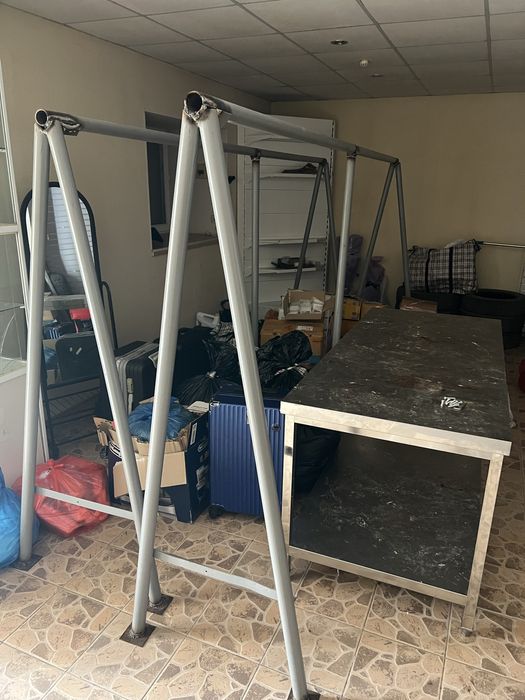 Продам металлическик ВЕШАЛА