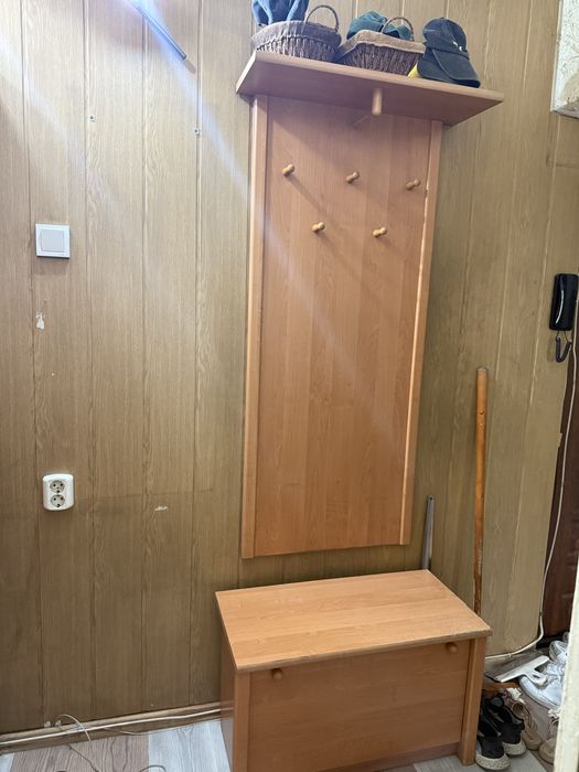 Обувница и вешалка для одежды