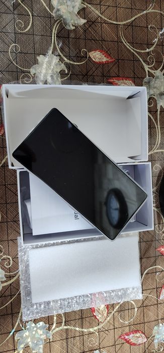 Продам новый телефон