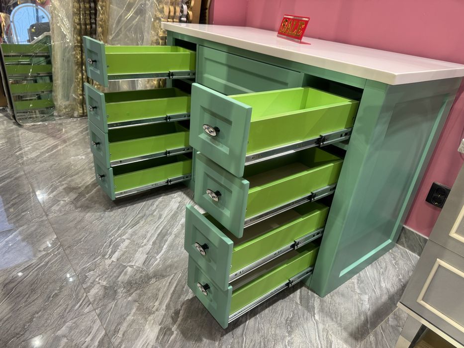 Комод. Тумба - Шкаф. Столешница: искуственный камень акриловый.