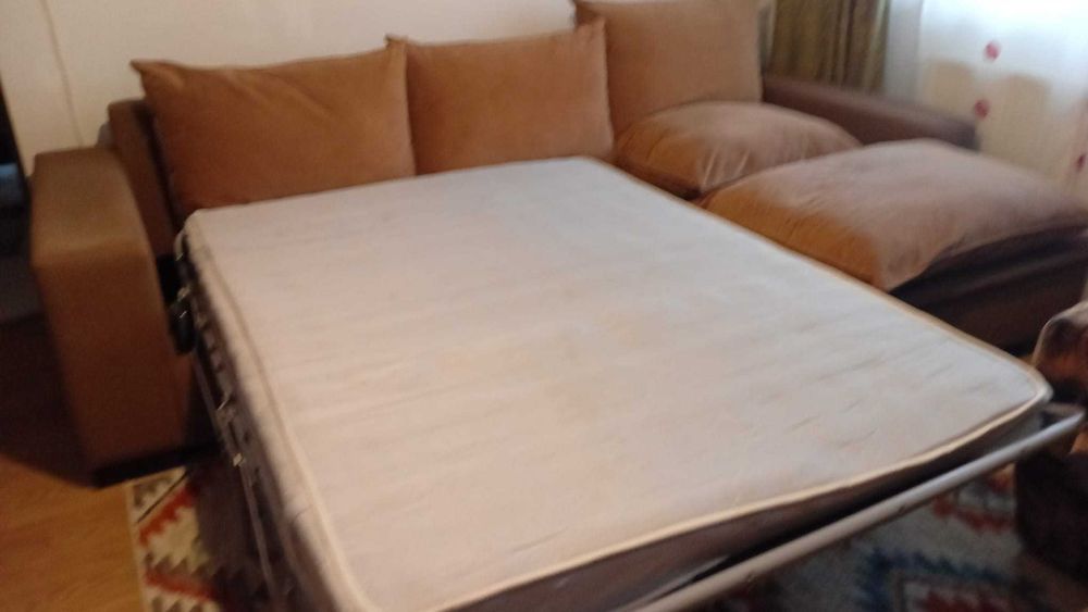 Vând urgent colțar extensibil, stare bună