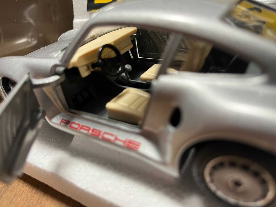 Метална колекционерска количкa  BBURAGO  PORSCHE 911 959  мащаб 1:24,