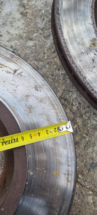 Дискове БМВ Е46 Спирачни апарати с накладки