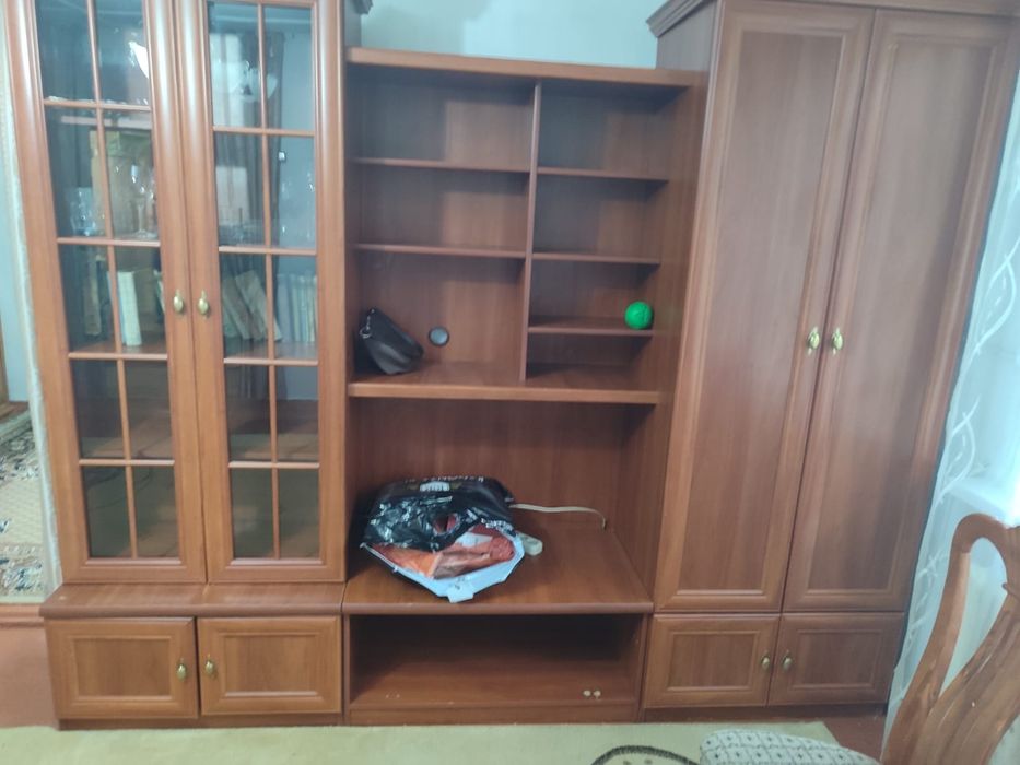 Мебель горка продам