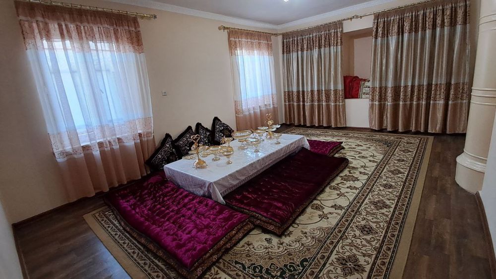 9 сотих 4 хонали ҳовли сотилади. Йулди буйи, бизнес учун қулай жой.