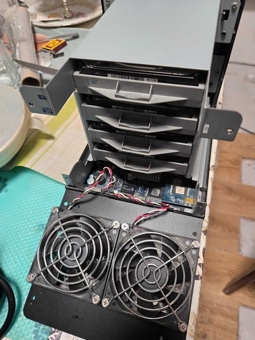 Synology DS411+ Сетевое хранилище на 4 диска / Без Дисков