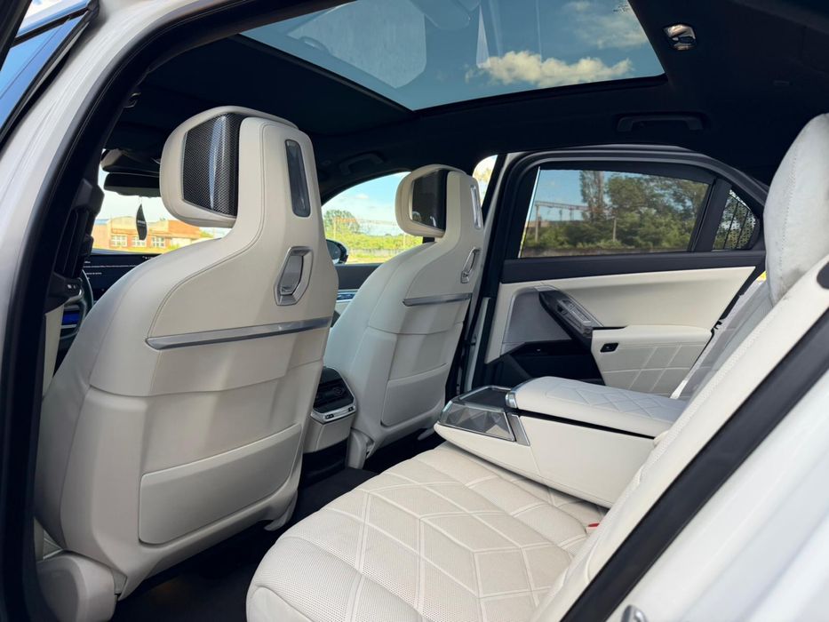 BMW SERIA 7. 40 x