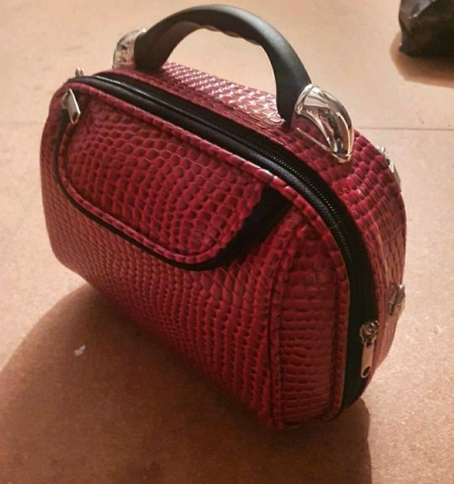 Женская косметичка  органайзер.