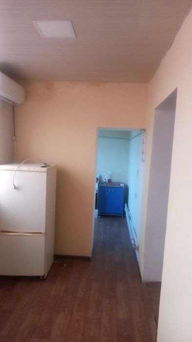 Ижорага берилади 
2 хона 1 кават 
Ор: 7  микр  
Нархи: 200 $  кв  
Тел