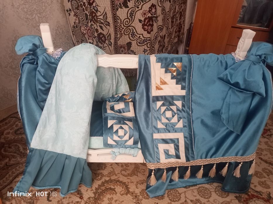 Бесік сатылады жасауымен.