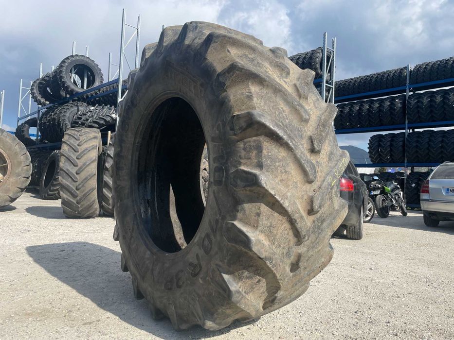 Anvelope import 710/70r38 cauciucuri pirelli TM800 tractor spate