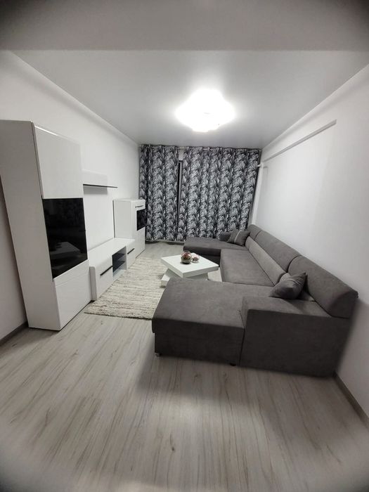 Inchiriez apartament