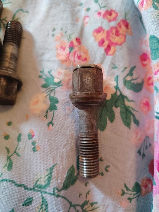 Болтове за джанти за Мерцедес