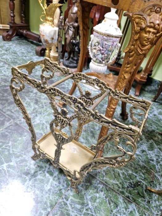 Стара уникална  английска бронзова закачалка с огледало и чадърник