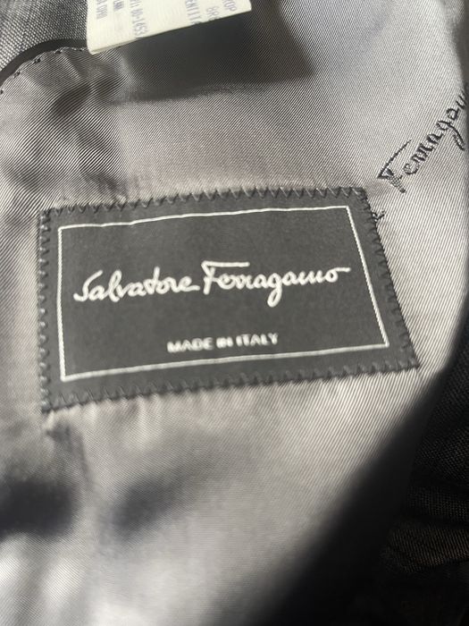 Vand costum de barbati Salvatore  Ferragama