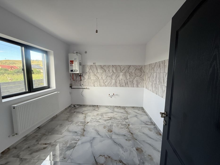 Casa la cheie Letcani