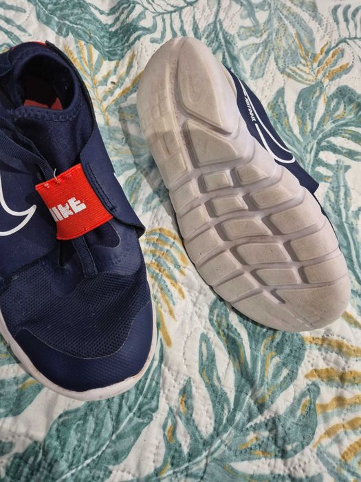 vând adidasi Nike marimea 39 pt baieti