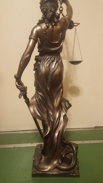 Фемида статуэтка