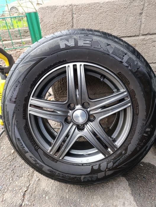 Шины и диски почти новые