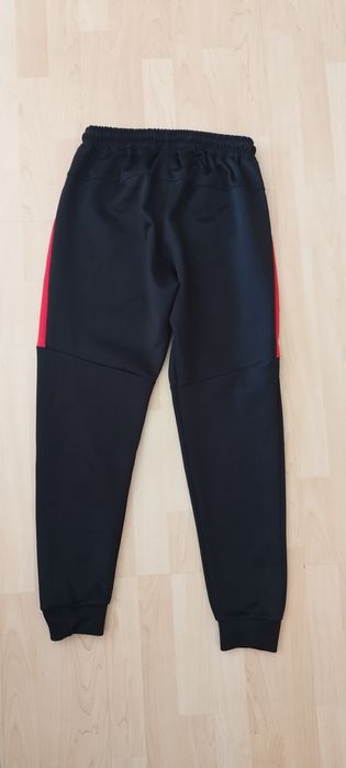 Долнище Above the rest