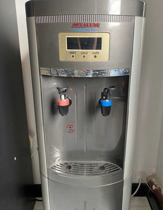 Диспенсер / кулер для воды