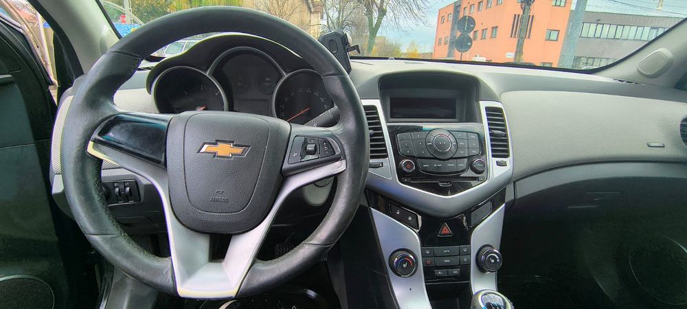 Vând Chevrolet Cruze