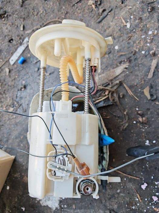 Продам бензонасос в сборе Nissan Juke