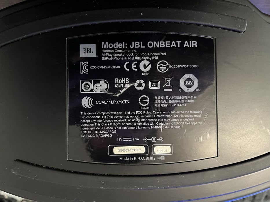 Boxă JBL OnBeat Air – sunet premium + docking iPhone/iPad/iPod