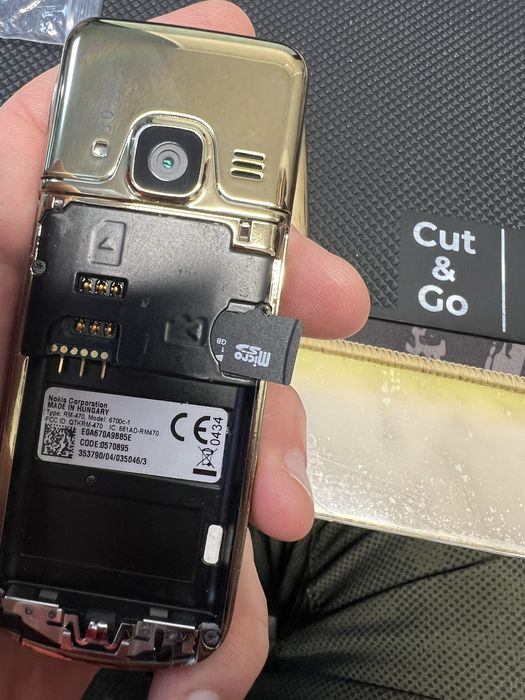 Nokia 6700 Gold Edition