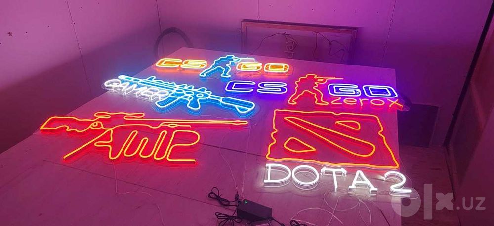O’yin klubi uchun neon xizmatlari.