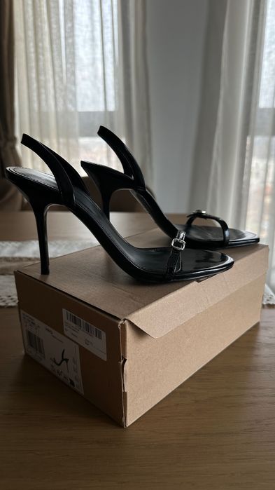 Черни сандали Mango