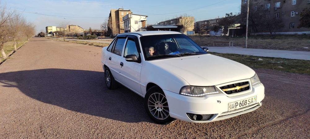 Nexia 2 sotiladi 2105