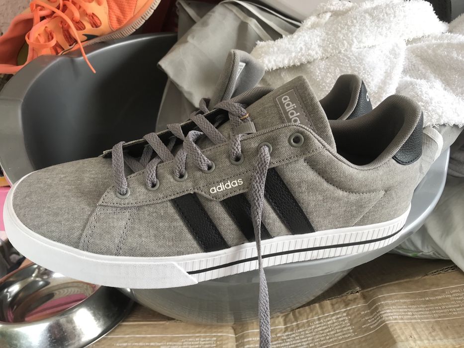 Adidas marimea 46