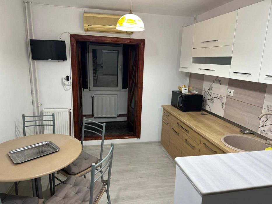 Inchiriez apartament 2 camere decomandate - et. 2 - Brazda