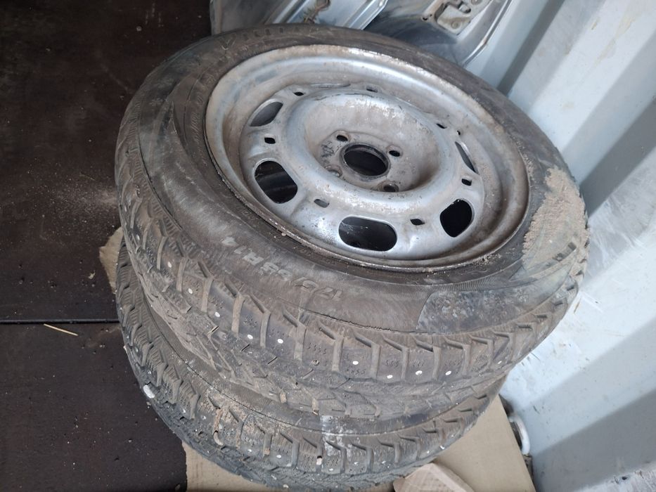 Запаски р14-2шт...р13-1шт
