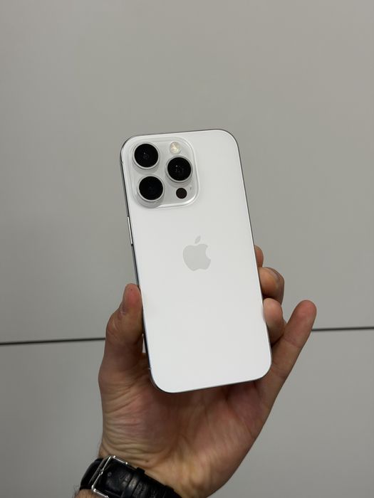 Продавам iPhone 16 PRO 512 GB