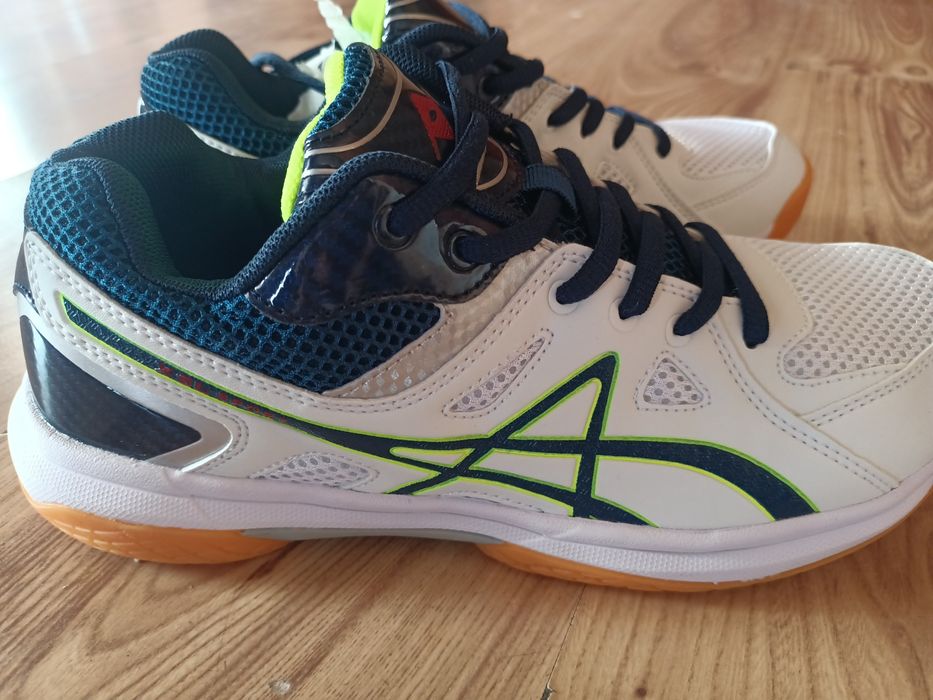 Кроссовки Аsics продам