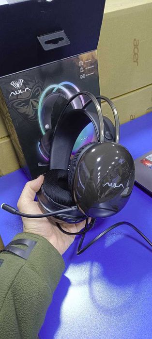 Наушники проводные AULA S505 черного и зеленого цвета