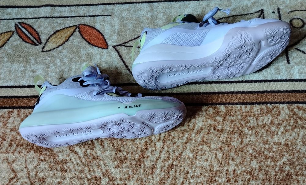 Баскетболни обувки