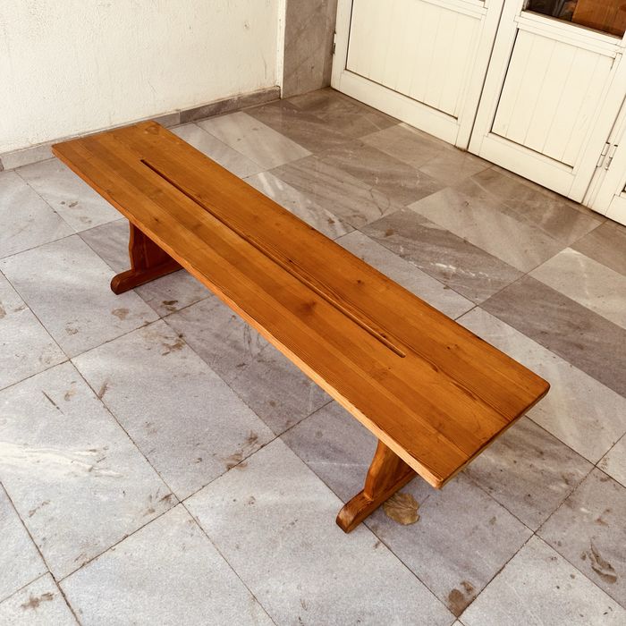 Масивна дървена пейка в рустикален стил – ръчна изработка