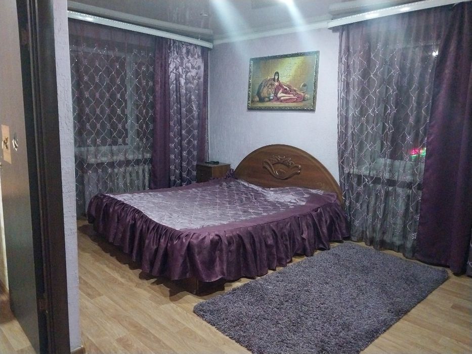 Продам Шкаф и кровать.