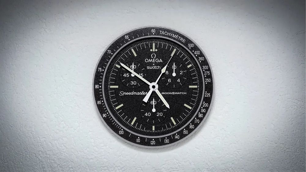 Стенен часовник Omega Speedmaster MoonSwatch